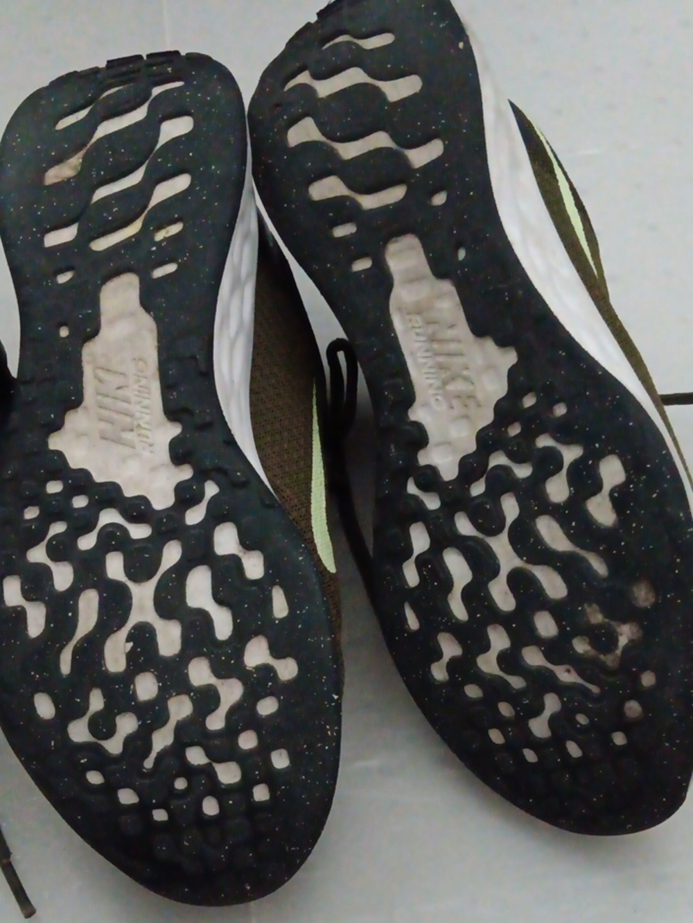 Nike Kids Olive Green Sneakers with White Swoosh - Picture 4 of 6